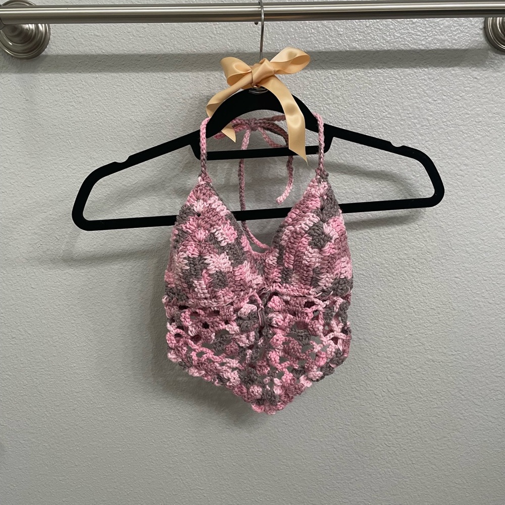 Handmade unworn crochet pink cropped halter top